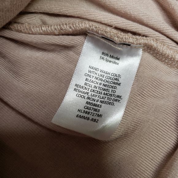 Trouve Shirred front ruched tank top - Picture 5 of 5